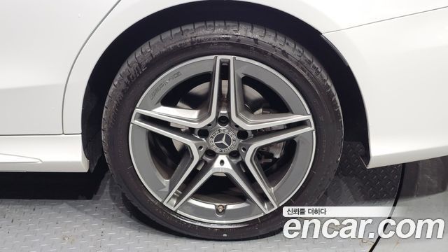Mercedes-Benz C-Class C200 AMG Line