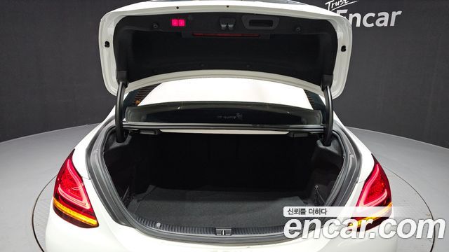 Mercedes-Benz C-Class C200 AMG Line