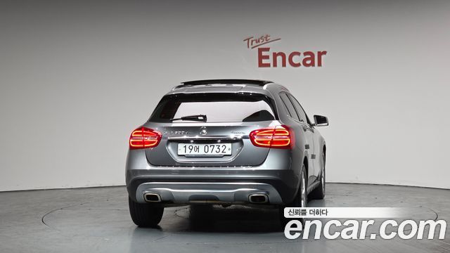 Mercedes-Benz GLA-Class GLA200 d 4MATIC
