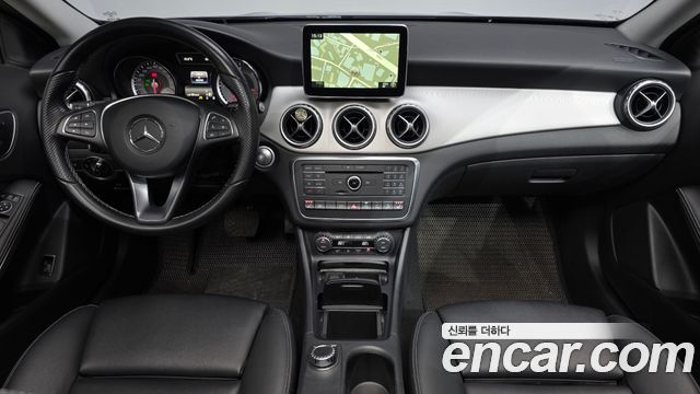 Mercedes-Benz GLA-Class GLA200 d 4MATIC