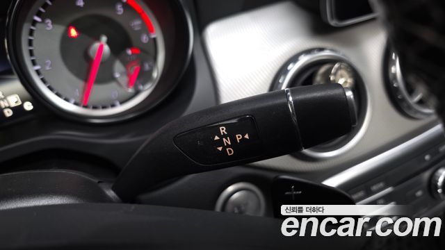 Mercedes-Benz GLA-Class GLA200 d 4MATIC