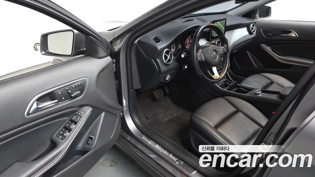 Mercedes-Benz GLA-Class GLA200 d 4MATIC