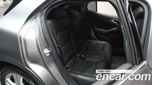 Mercedes-Benz GLA-Class GLA200 d 4MATIC