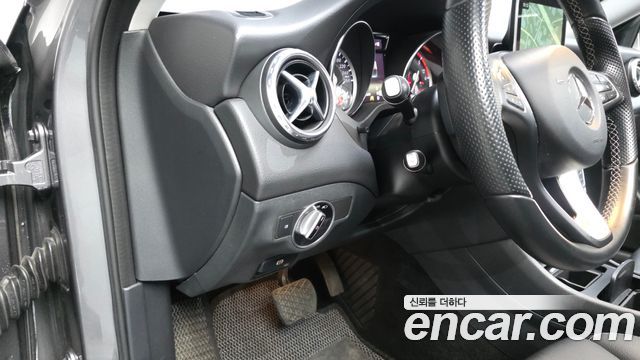 Mercedes-Benz GLA-Class GLA200 d 4MATIC