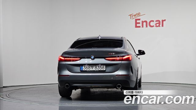 BMW 2-Series 220i Advantage