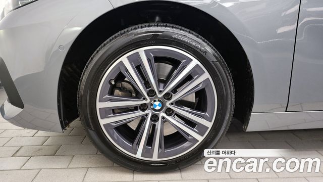BMW 2-Series 220i Advantage