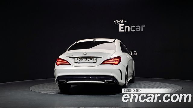 Mercedes-Benz CLA-Class CLA220 AMG Line