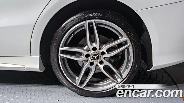 Mercedes-Benz CLA-Class CLA220 AMG Line