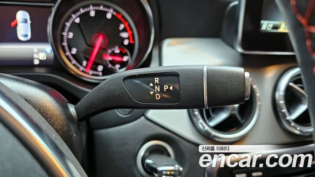 Mercedes-Benz CLA-Class CLA220 AMG Line