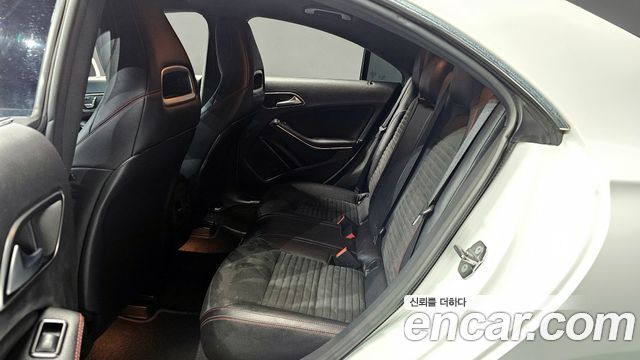 Mercedes-Benz CLA-Class CLA220 AMG Line