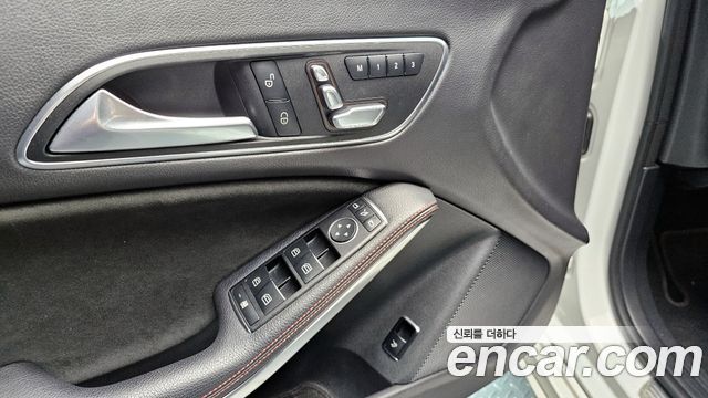 Mercedes-Benz CLA-Class CLA220 AMG Line