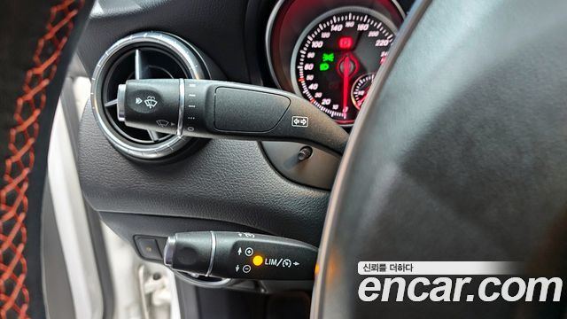 Mercedes-Benz CLA-Class CLA220 AMG Line