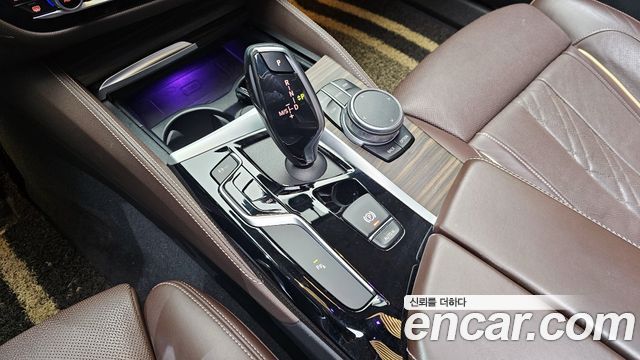 BMW 5-Series 530i xDrive Luxury Plus