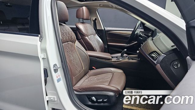 BMW 5-Series 530i xDrive Luxury Plus