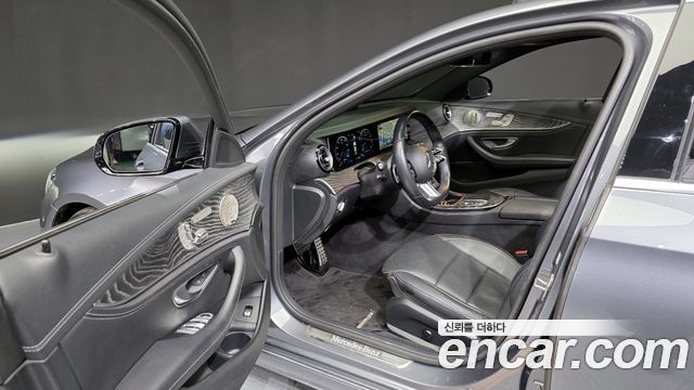Mercedes-Benz E-Class E350 4MATIC AMG Line