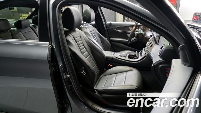 Mercedes-Benz E-Class E350 4MATIC AMG Line