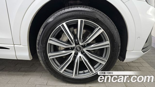 Audi Q8 55 TFSI Quattro Premium