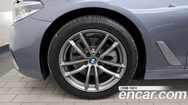 BMW 5-Series 520d M Sport Package Plus