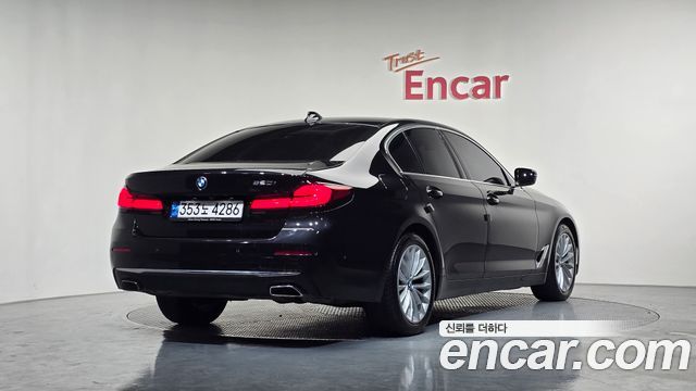 BMW 5-Series 520i Luxury