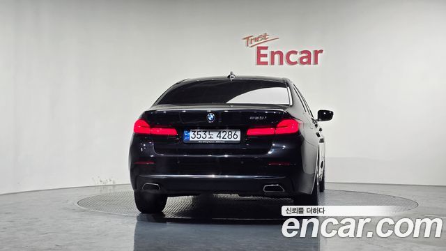 BMW 5-Series 520i Luxury