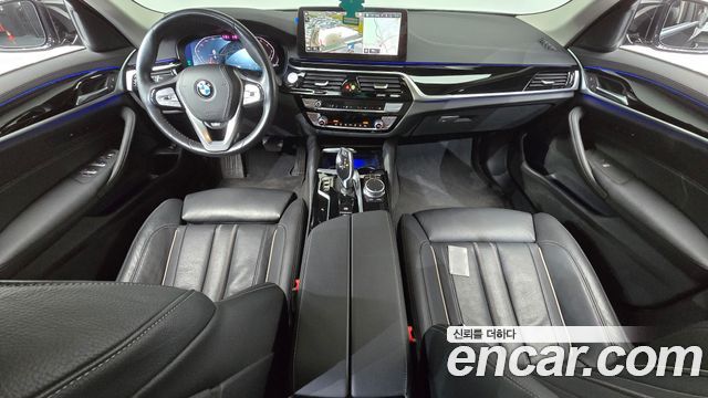 BMW 5-Series 520i Luxury
