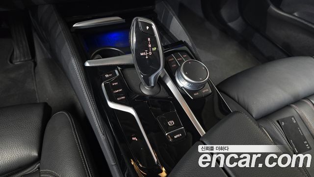 BMW 5-Series 520i Luxury