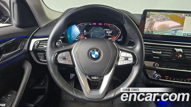 BMW 5-Series 520i Luxury