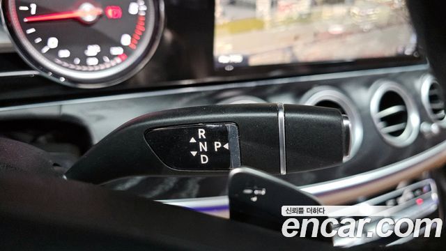 Mercedes-Benz E-Class E220d 4MATIC Avantgarde