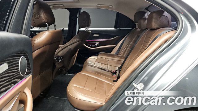 Mercedes-Benz E-Class E220d 4MATIC Avantgarde