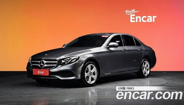 Mercedes-Benz E-Class E220d 4MATIC Avantgarde