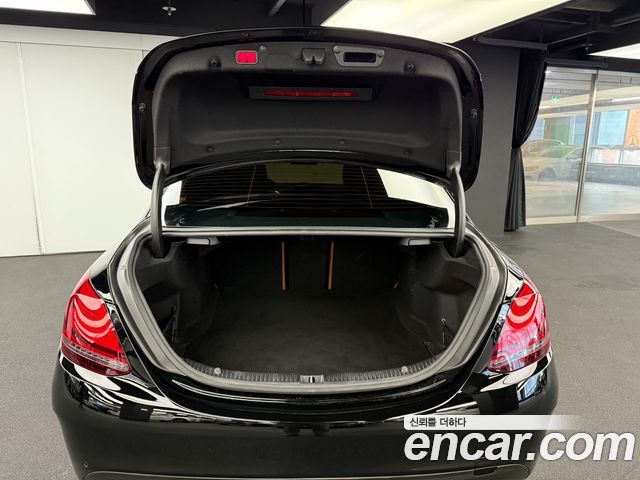 Mercedes-Benz C-Class C200 AMG Line