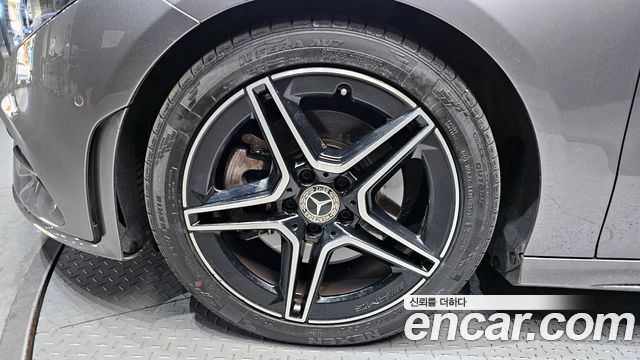 Mercedes-Benz CLA-Class CLA250 4MATIC