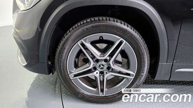 Mercedes-Benz GLA-Class GLA250 4MATIC