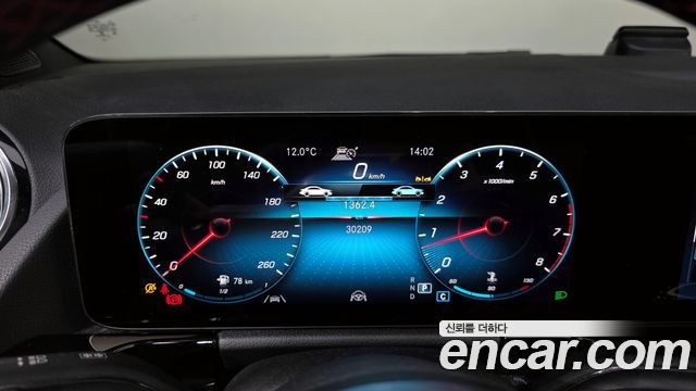 Mercedes-Benz GLA-Class GLA250 4MATIC