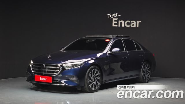 Mercedes-Benz E-Class E300 4MATIC Exclusive