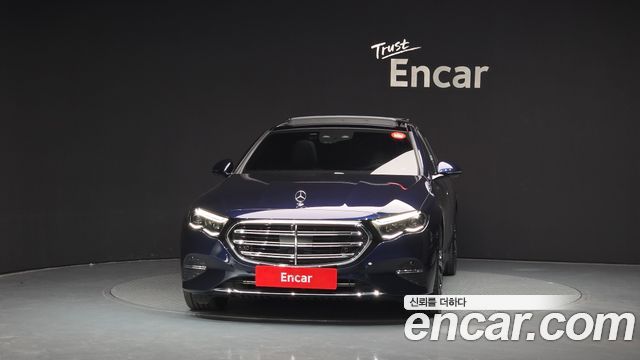 Mercedes-Benz E-Class E300 4MATIC Exclusive