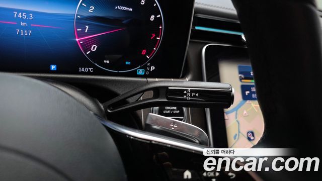 Mercedes-Benz E-Class E300 4MATIC Exclusive