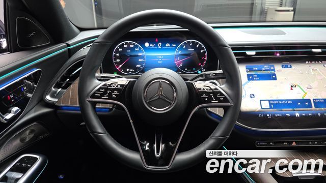 Mercedes-Benz E-Class E300 4MATIC Exclusive
