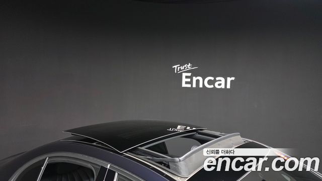 Mercedes-Benz E-Class E300 4MATIC Exclusive