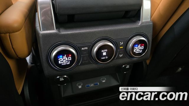 Land Rover Discovery 3.0 TD6 HSE Luxury