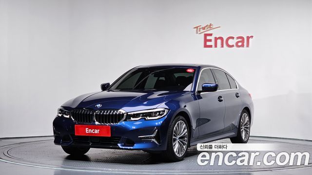 BMW 3-Series 320i Luxury