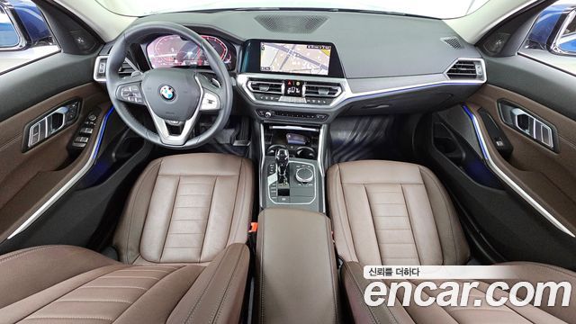 BMW 3-Series 320i Luxury