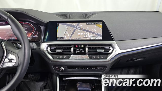 BMW 3-Series 320i Luxury