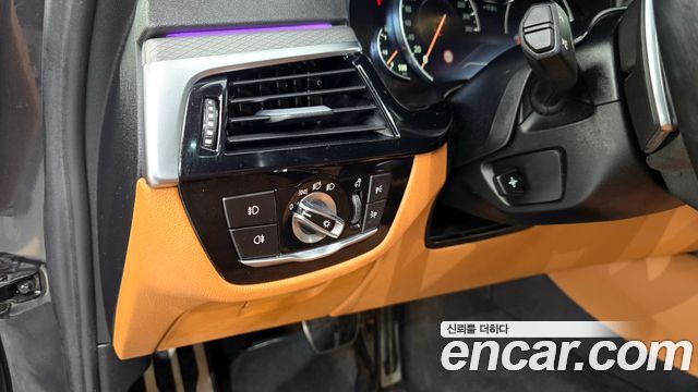 BMW 5-Series 530i xDrive M Sport Package