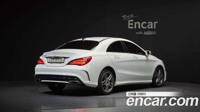 Mercedes-Benz CLA-Class CLA220 AMG Line