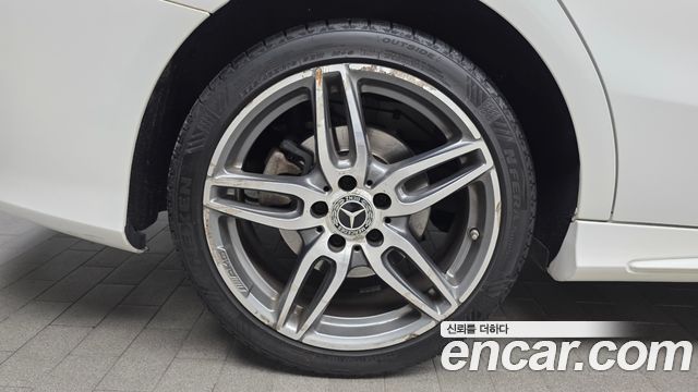 Mercedes-Benz CLA-Class CLA220 AMG Line