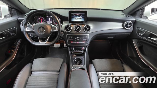 Mercedes-Benz CLA-Class CLA220 AMG Line