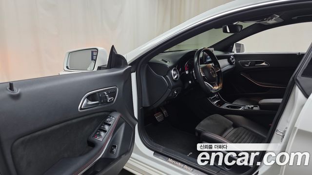 Mercedes-Benz CLA-Class CLA220 AMG Line