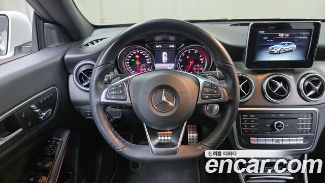 Mercedes-Benz CLA-Class CLA220 AMG Line