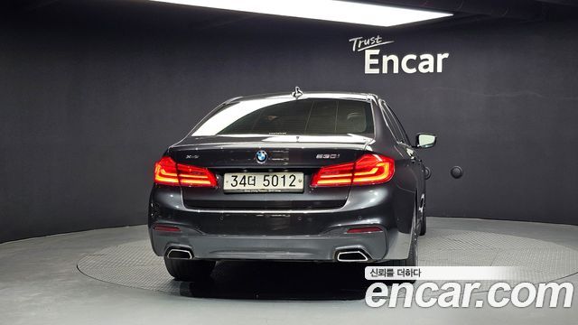 BMW 5-Series 530i M Sport Package Plus